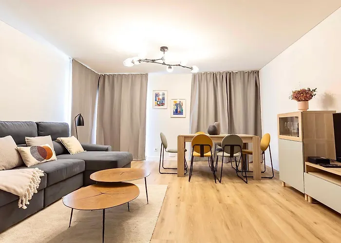 דירה Mira Living